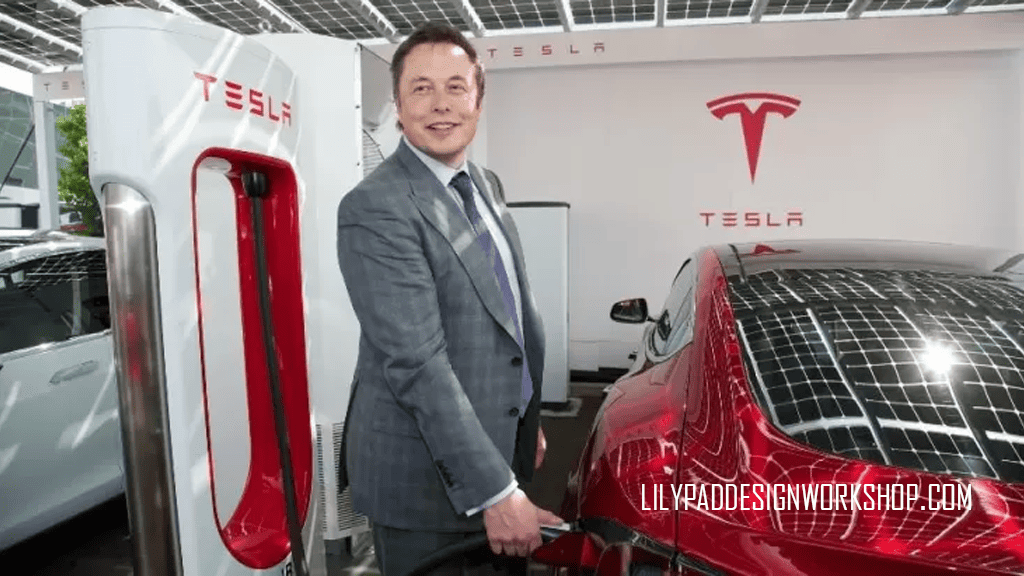 Elon Musk Pecat Kepala Operasional Imbas Penjualan Tesla Menurun